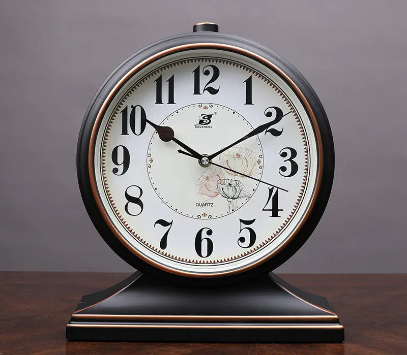 Fashionable Quartz Pendulum Desk Clock for Living Room
