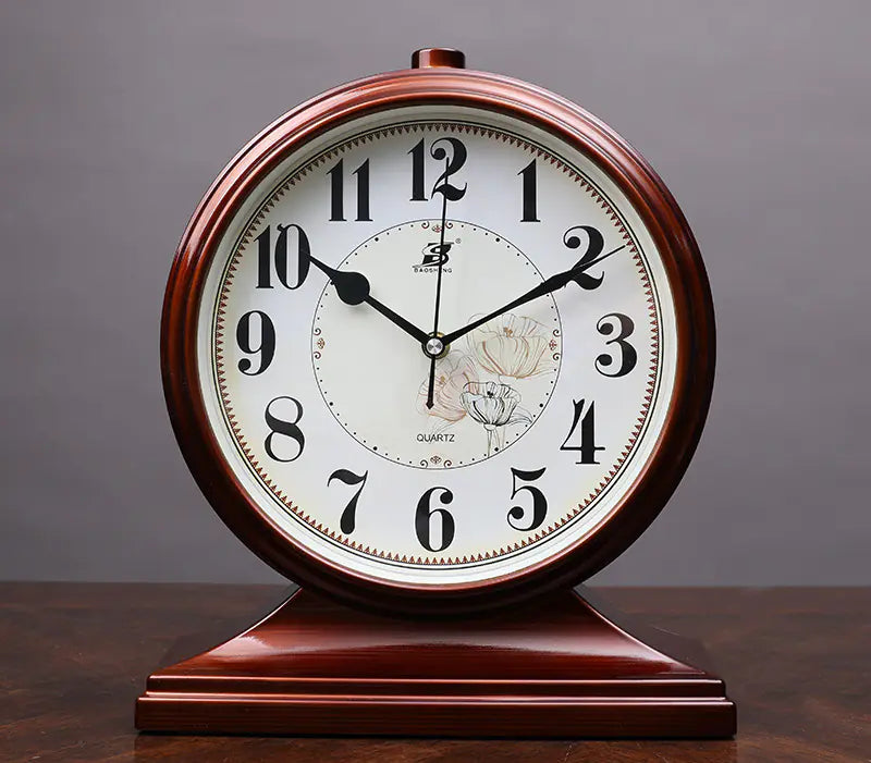 Fashionable Quartz Pendulum Desk Clock for Living Room