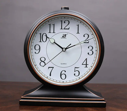 Fashionable Quartz Pendulum Desk Clock for Living Room