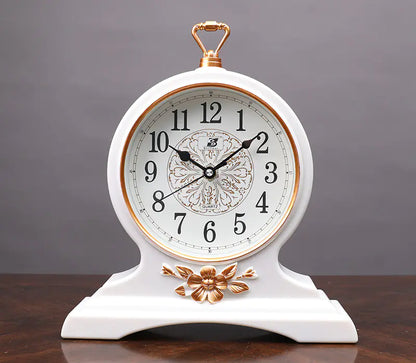 Fashionable Quartz Pendulum Desk Clock for Living Room